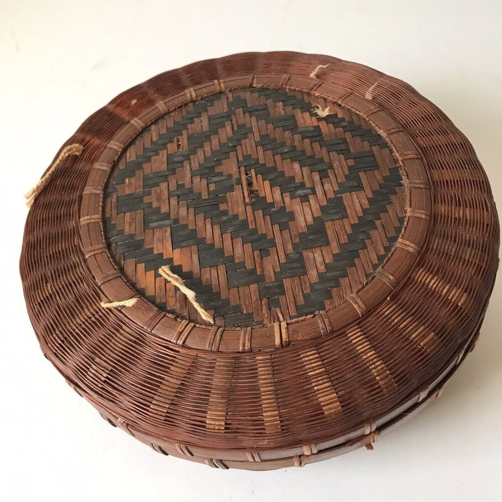 Vintage antique woven bamboo sewing basket catch all napkin holder round 2” high